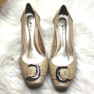 Key Brazil buckle heels Tan 39 8.5